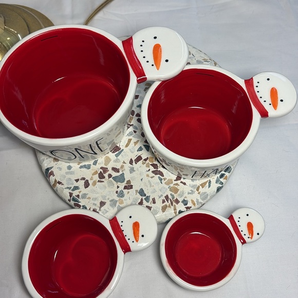 Rae Dunn snowman measuring cups - Picture 3 of 5